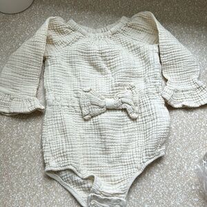Previous crinkle cotton romper baby girl